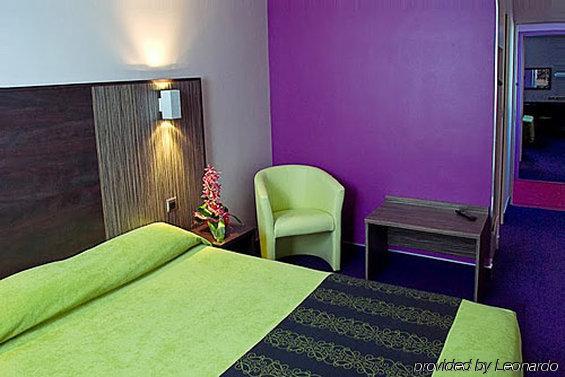 Tourhotel Blois La Chaussee-Saint-Victor Room photo